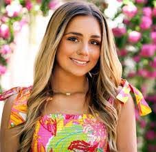 Audrey Schell's Instagram, Twitter & Facebook