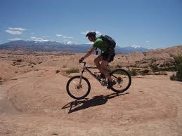 Slickrock is perhaps the most popular mountain bike trail in the world, boasting over 100,000 visitors per year. Mountainbike Slickrock Trail Traumtrail Aller Biker In Moab Tour 32415