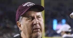 Devon Dorris's Instagram, Twitter & Facebook