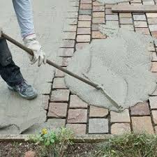 Comment Poser Des Paves Sur Une Dalle En Beton En 2020 Pose De Pave Comment Poser Des Paves Dalle Beton