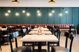 It was just last february that brown sugar kitchen, chef tanya holland's oakland brunch spot famous for its fried chicken and waffles, opened its first. Brown Sugar Kitchen Finally Opens New Oakland Flagship Restaurant Eater Sf