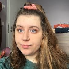 Fern Ryan's Instagram, Twitter & Facebook