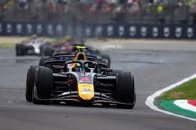 Arvid Lindblad是誰？18歲的Racing Bulls天才車手｜表現令人滿意嗎？