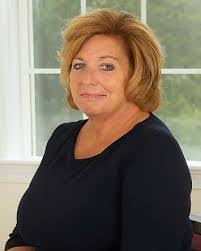 Ellen Gilroy's Instagram, Twitter & Facebook