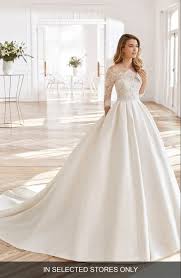 Wedding dress prices vary, but the average wedding dress cost is $1,000 with most spending between $280 to $1,650. Online Wedding Gowns With Price Off 74 Buy