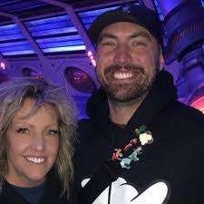 Michelle Derrick's Instagram, Twitter & Facebook