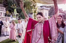 Deepika Padukone And Ranveer Singh Lake Como Italy Celebrity Weddings Weddingsutra Bollywood Wedding Deepika Ranveer Ranveer Singh