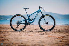 Riders rarely had to use the firm setting on the shock. Santa Cruz Hightower Cc X01 Reserve Test Edles Traumbike Fur Fast Jedes Einsatzgebiet Enduro Mountainbike Magazine