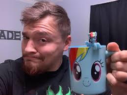 Darren Steed (@Darrentheshark)