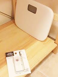 体重計みんなどうやって収納してますか 100均アイテムを使った無印良品の体重計収納 体重計 収納 無印良品