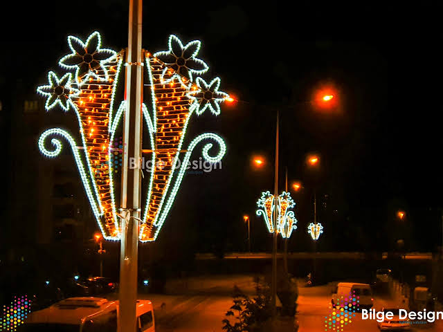 Belediye Cadde Direk Motifi Aydınlatması, yapay zekayla üretilmiş
