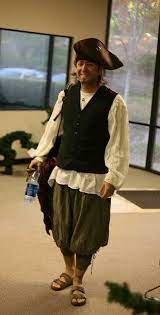 Image Result For Male Diy Pirate Costume Pirate Costume Diy Pirate Costume Men Pirate Outfit
