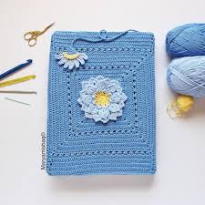 Quran Cover Have A Nice Weekend You Can Find The Square Pattern On Raverly Com Just Search For Crocodile A Crochet Book Cover Quran Covers Crochet Books