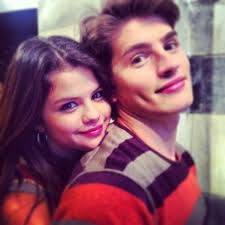 Selena Gomez And Gregg Sulkin From Wizards Of Waverly Place Wizards Of Waverly Place Selena Gomez Wizards Of Waverly