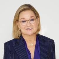 Amanda Bopp's Instagram, Twitter & Facebook