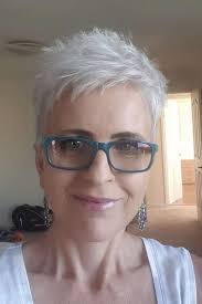 A gorgeous and chic transformation from long hair to Pixie 🥰 what do you  think😍🥰