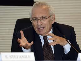 Io la maturità la vedo proprio male vedendo la faccia del nuovo ministro, scusate dovevo dirlo, magari starò anche sbagliando #maturita2021. Maturita E Scuola Fino Al 30 Giugno Bianchi Primarie E Superiori Casi Diversi Corriere It
