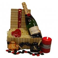 Moet And Hearts Hamper Birthday Present Unique Gift Gift Basket Http Www Heritagehampers Com Occasions Happy Birthday Gifts Wedding Gifts Wedding List