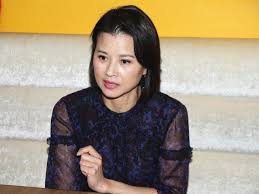 黎燕珊（lai yin shan eva），1964年5月20日出生于中国香港，香港影视女演员。 1985年，获得亚洲电视举办的首届亚洲小姐竞选冠军。 作品有《西施》、《成吉思汗》、《情剑山河》等。 1985å¹´äºšæ´²å°å§é»Žç‡•çŠè‡ªæ›16å²æ›¾è¢«çŽ·æ±¡ å¯¹æ–¹æ˜¯é‡'é©¬å½±å¸