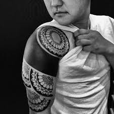 Maybe you would like to learn more about one of these? Tatuaje Hombro Tribal Por 2 Spirit Tattoo