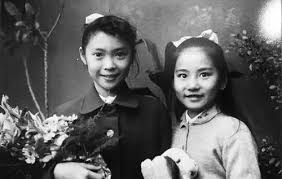 Démonstration du maître zhang xiao yan, 張小燕, sept fois championne de chine et entraineuse de l'équipe de france pendant dix ans.show of master zhang xiao. å¼µæ„›çŽ²è¡¨ä¾„å¥³ ç¸±æ©«å°ç£å…­åå¹´çš„å¨›æ¨‚å¤§å§å¤§ç¤ºç¯„ä»€éº¼æ‰å«å‰è¼© æ¯æ—¥é ­æ¢