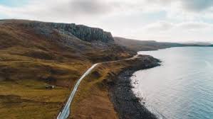 Travelers to this popular tourist destination are captivated by its rich and stunning landscapes. North Coast 500 Dit Is De Adembenemende Route 66 Van Schotland