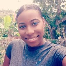 Paula Maze's Instagram, Twitter & Facebook