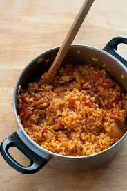 Easy Spanish Rice With Chorizo Only 7 Ingredients Spanish Rice Mexican Food Recipes Food