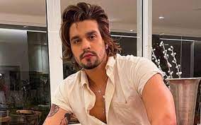 Veja outras maneiras de ouvir e comprar o cd e dvd o nosso tempo é hojebaixe no itunes: Luan Santana Asks For Role That Belonged To Almir Sater In Remake Of Pantanal Entertainment Prime Time Zone