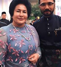 Bekas perdana menteri datuk seri najib tun razak dan isterinya datin seri rosmah mansor telah memeriksa barang yang disita. Gambar Rosmah Mansor Hermes Birkin Beg Tangan Jam