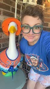 Arlene Poole's Instagram, Twitter & Facebook