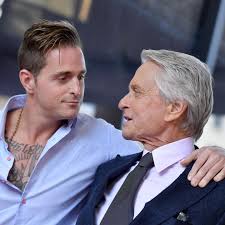 2021 summer tv premiere schedule: Michael Douglas Versohnung Mit Sohn Cameron Douglas Gala De