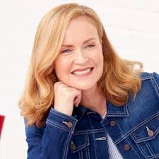 Caroline Carter (CarolineReports@)