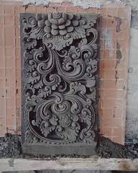 Kreativitas masyarakat bali dalam menghias salah satunya diterapkan dengan wujud motif ukiran pepatraan yang pada umumnya dapat dijumpai pada ukiran hiasan. Bias Melela Bali Lamak Patra Punggel Facebook