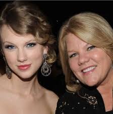 Laura Wrightson's Instagram, Twitter & Facebook