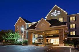 This hotel is clean and the service was very nice. Exterior At Night Picture Of Country Inn Suites By Radisson Lancaster Amish Country Pa Tripadvisor