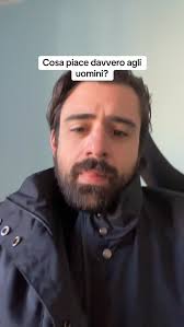 stitch con Flora lui non offre al primo appuntamento?