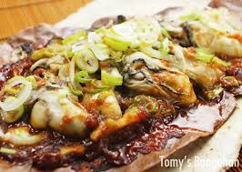 牡蛎と葱の朴葉味噌焼き チーズ巻き胡麻蒸し鶏 Tomyのごはん