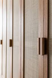 Les Roches Rouges Porte Placard Bois Et Paille Rotin Porte Armoire Festen Architecture Chambre Design