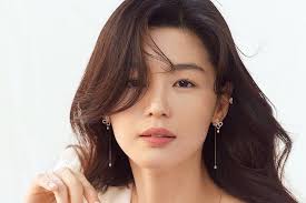 Ashin of the north held an online press conference with director kim sung hoon, writer kim eun hee, and cast members jun ji hyun, park byung eun. Jun Ji Hyun To Participate In Kingdom Season 2 Kdramastars