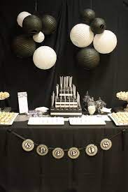 The black and white formal theme allows for a great deal of creativity to be implemented, as the only constants are the contrasting colors. Black And White Cake Pops White Party Theme White Party White Cake Pops