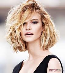Curly Blonde Hairstyles 2019 Blonde Curly Hairstyles Short Wavy Hair Wavy Bob Hairstyles Short Thick Wavy Hair