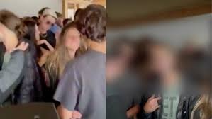 Chalet cabaña en cachagua is situated on camino el bosque 34 aguas claras norte, cachagua in zapallar in 3.3 km from the centre. Heqmy8q3qzpnhm