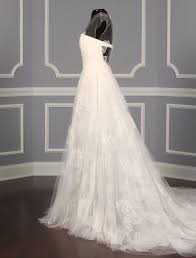 Sheath Wedding Dress This Vera Wang Lucia Wedding Dress Is Such An Elegant Couture Creation Try O Wedding Lande Leading Wedding Magazine Ideas Insp Discount Designer Wedding Dresses