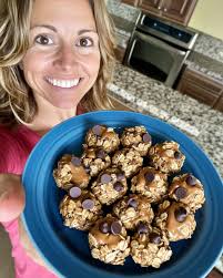 🥜 Peanut Butter & Jelly Energy Bites: The Snack That Keeps On Giving! 🍇  Craving something delicious and energizing? These Peanut Butter & Jelly  Energy Bites are the perfect grab-and-go snack to