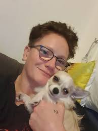 Hi my name is Minnie and I love my tiny human ❤️💞