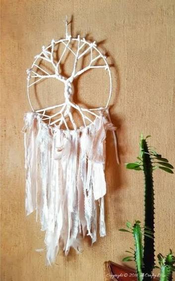 How to Make a Dreamcatcher: An Easy Tutorial | Hometalk