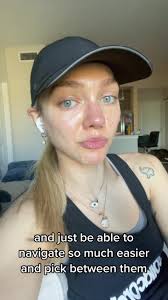 Deundra Lovingood's Instagram, Twitter & Facebook