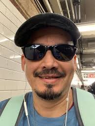 60 años JUAN REINALDO BAYONA "RAY BAYONA" SONERO ECUATORIANO Nace un 27 de  mayo de 1965 en el puerto de Guayaquil, Ecuador. Les contamos que cuando  bordeaba los 18 años, Ray participó