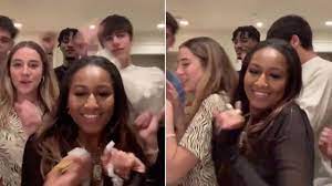 Explore sasha obama's net worth & salary in 2021. Sasha Obama The Tiktok Sensation 4 Things To Know About Barack And Michelle S Badass Dancing Daughter South China Morning Post